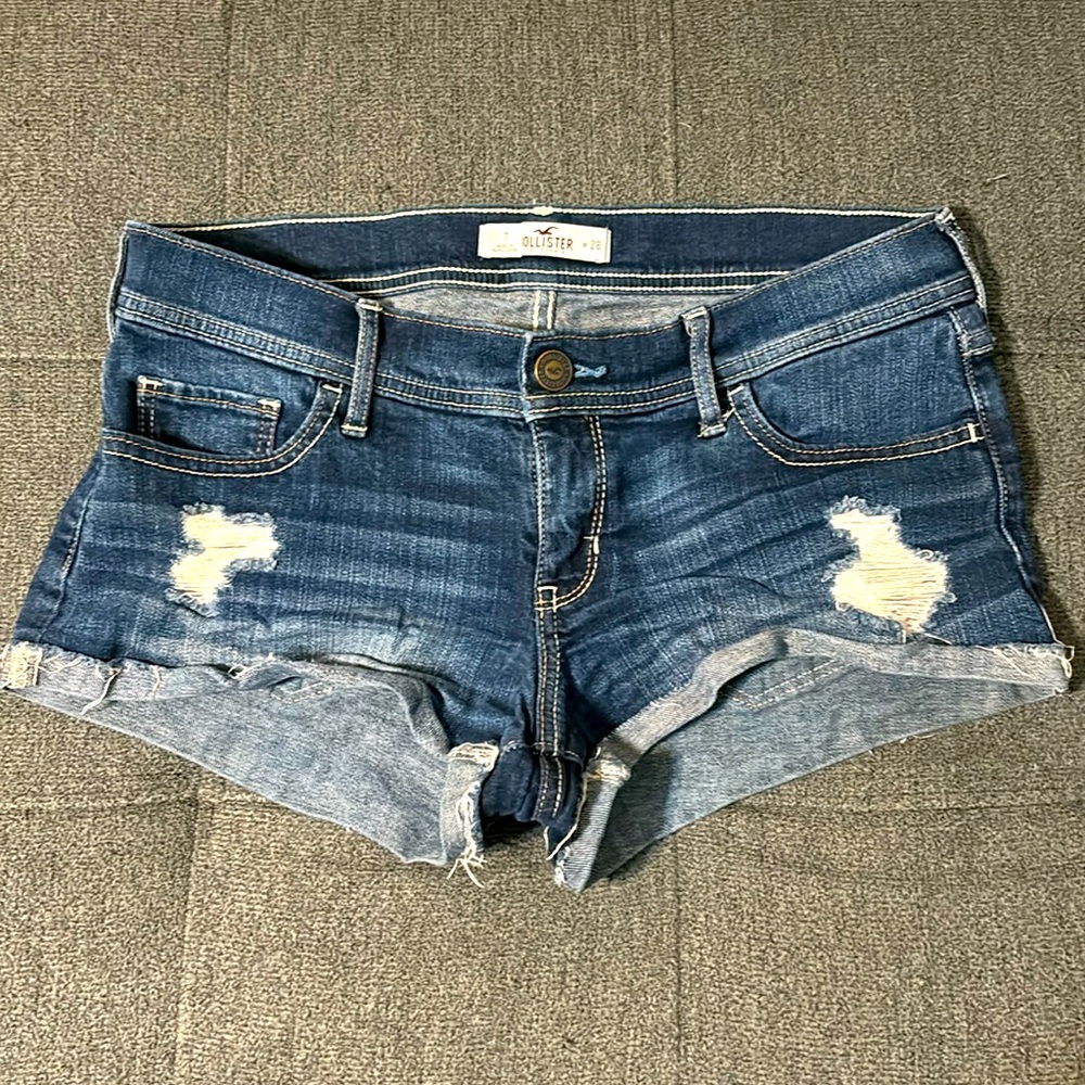 *SOLD* HOLLISTER JEAN SHORTS